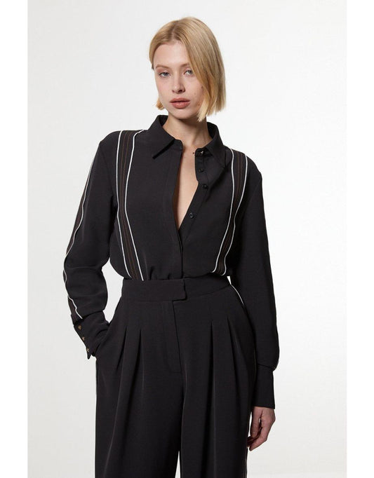 Camicia sartoriale alta e morbida con risvolto a contrasto