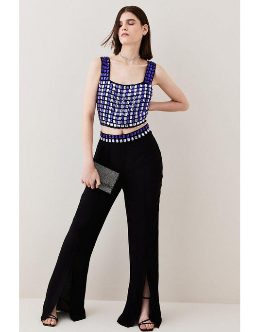 Bralette de tecido com detalhes em joias