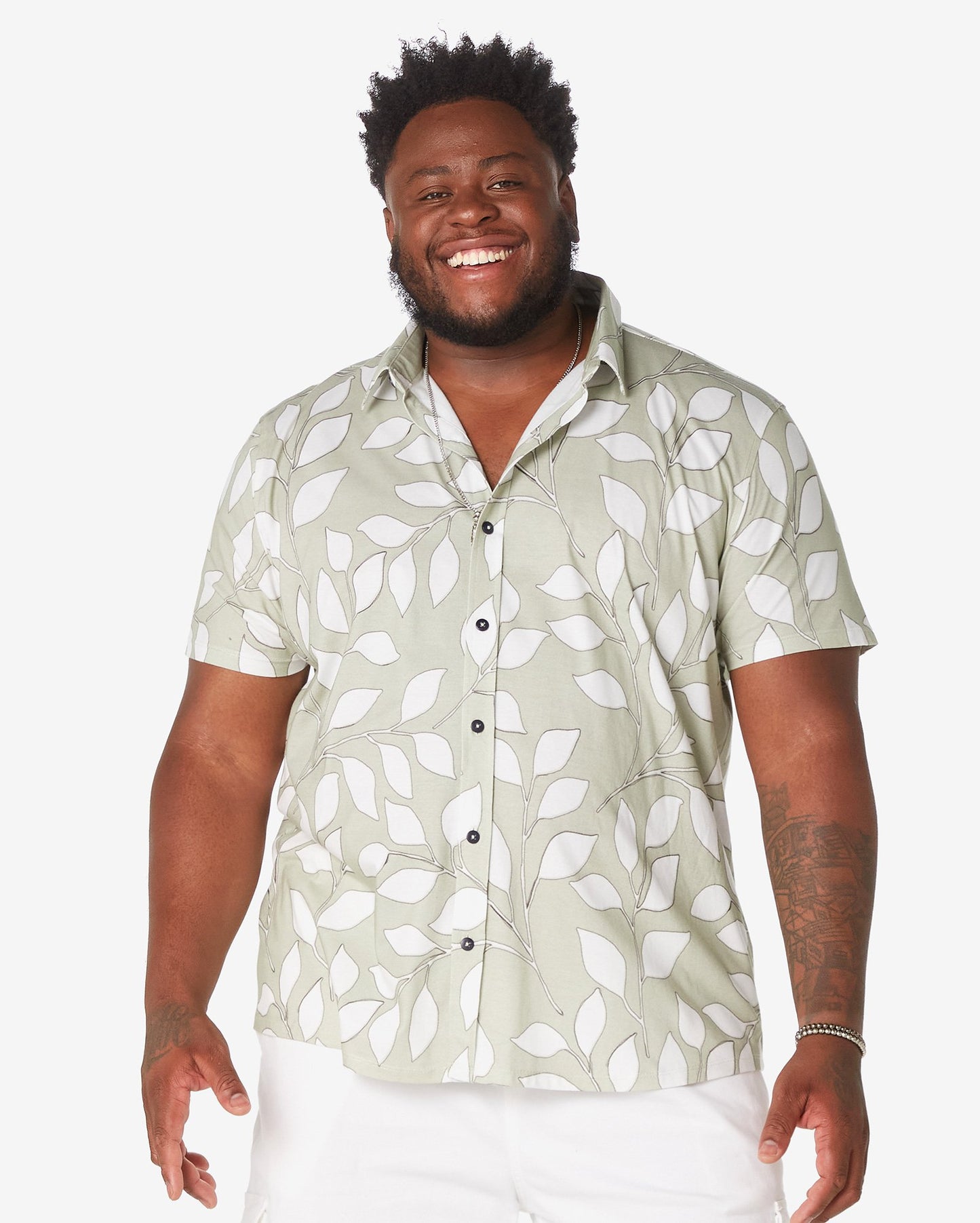 Camisa Masculina Plus Size de Manga Curta com Estampa de Folhas Verde Pistache - Allman By Riachuelo
