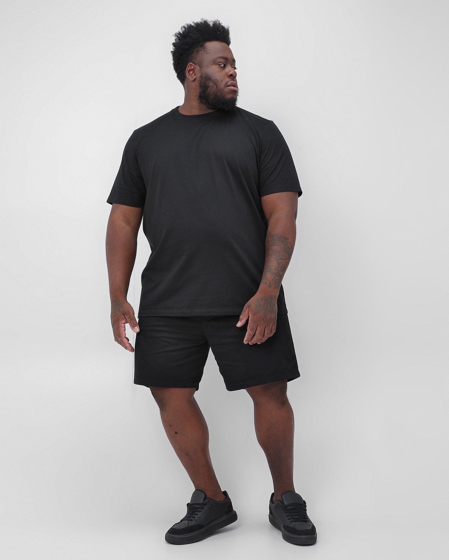 Shorts masculinos de brim preto plus size com cintura elástica - Pool Jeans