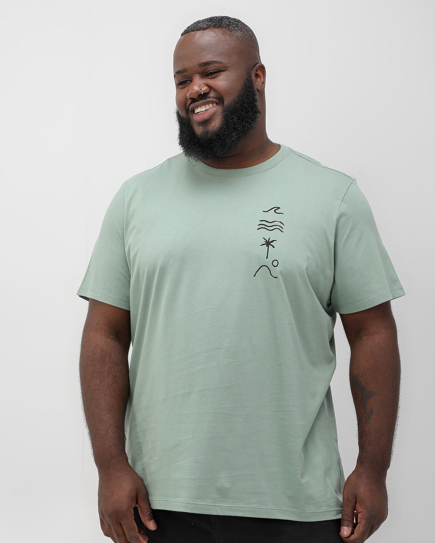 Camiseta masculina plus size com palmeiras verdes Allman By Riachuelo