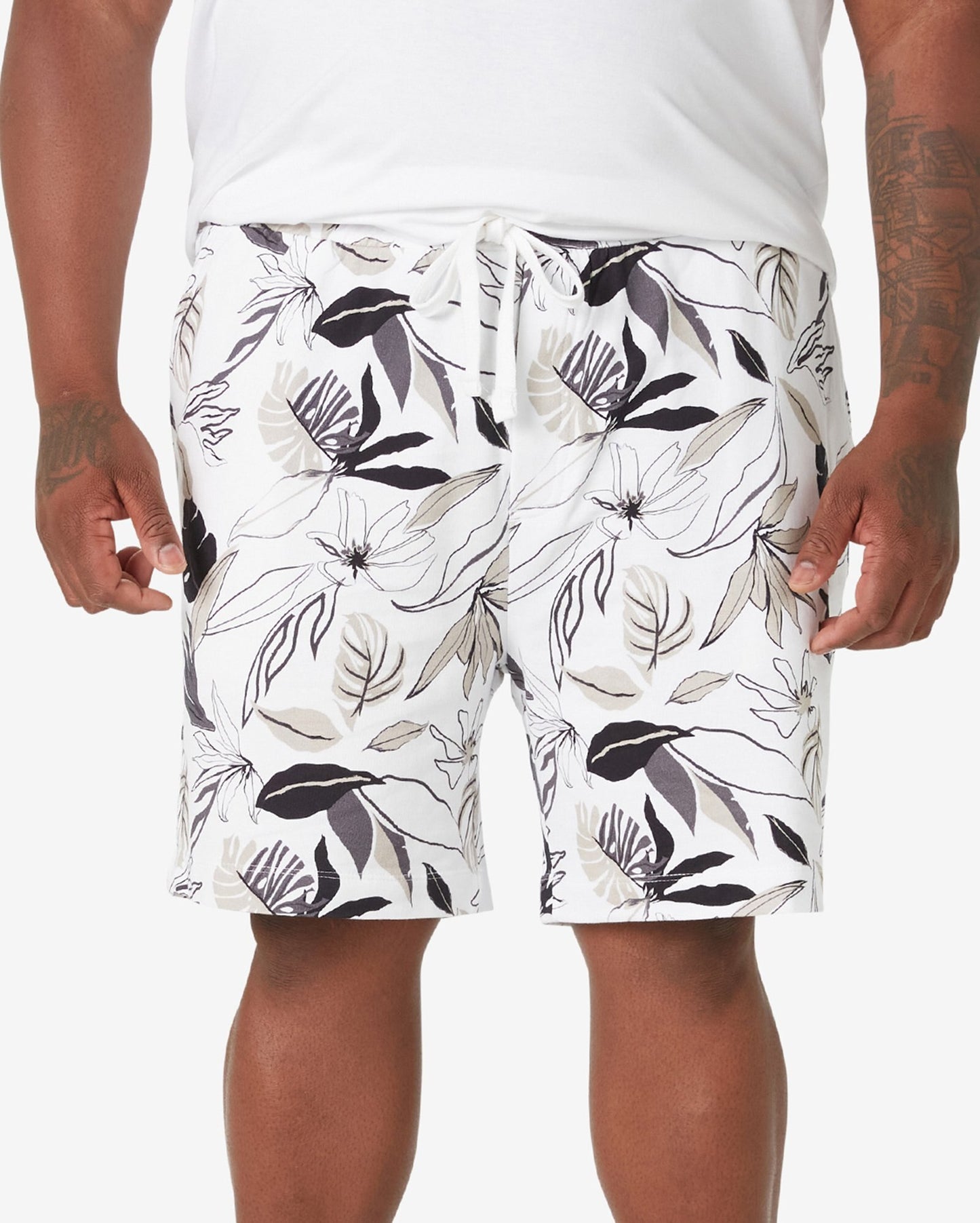 Shorts masculinos com estampa de folhas brancas Plus Size da Allman, Riachuelo
