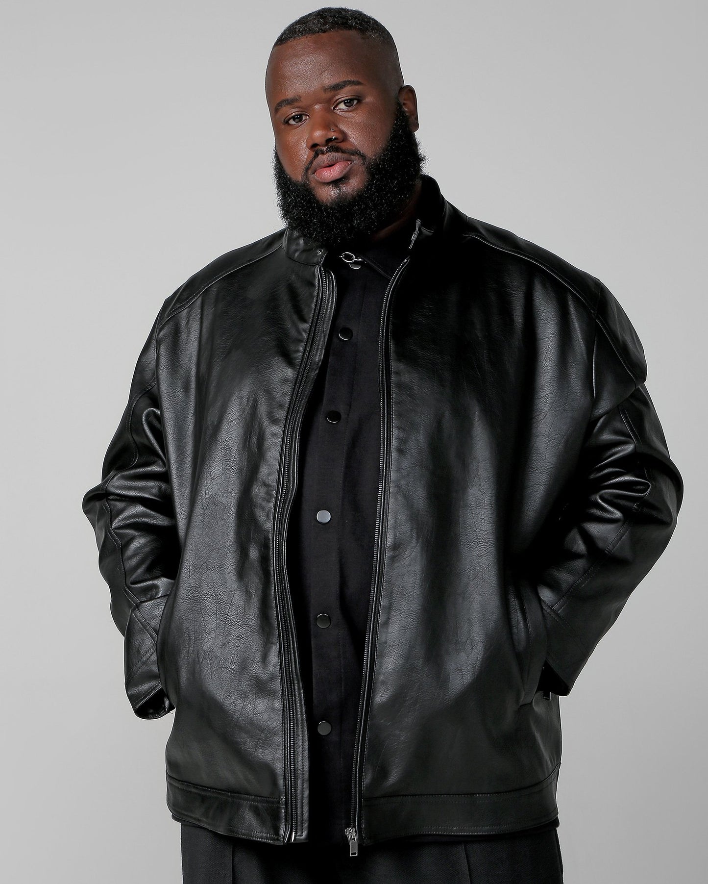 Giacca biker uomo plus size in PU nero Allman by Riachuelo