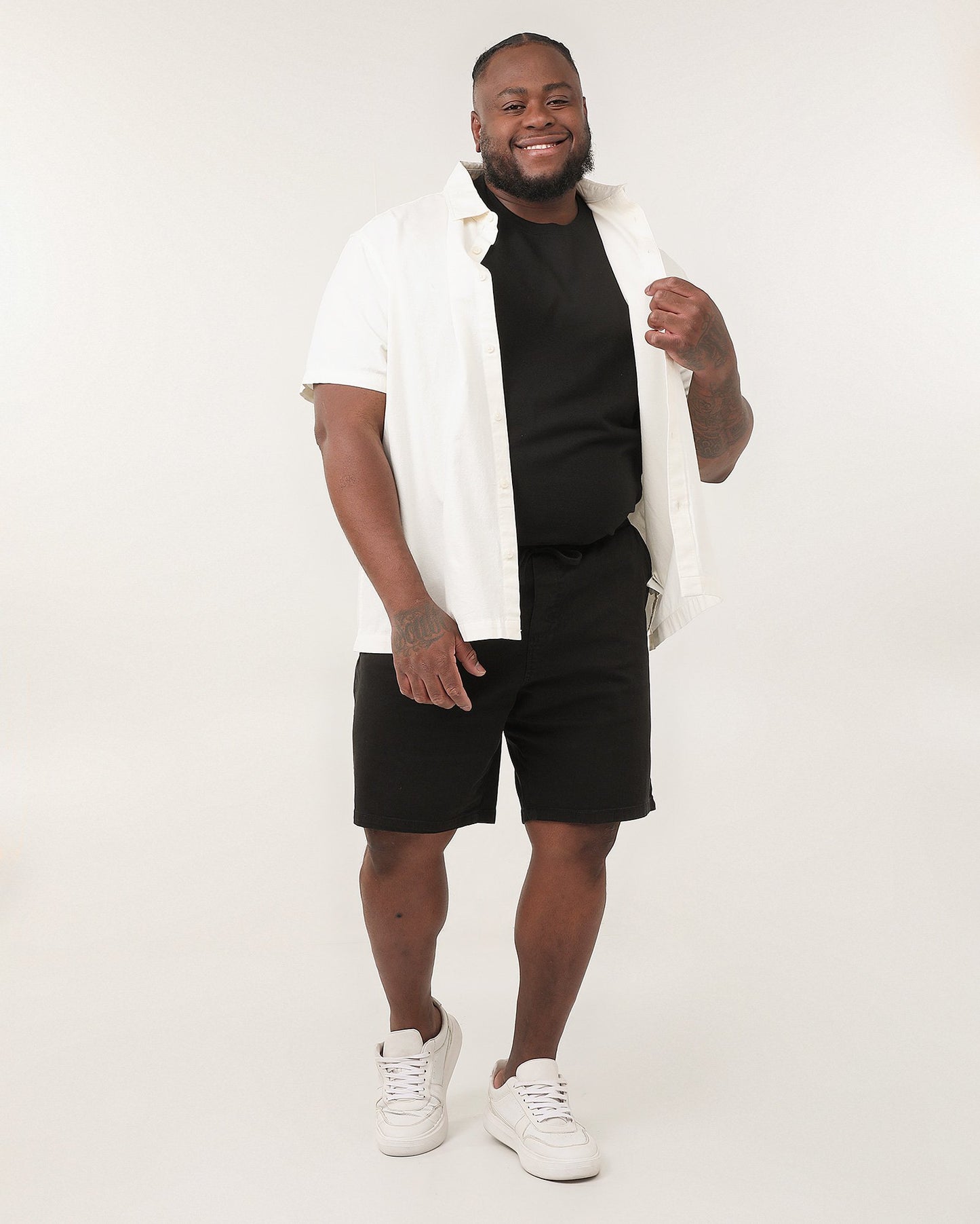 Shorts masculinos de sarja plus size com elástico na cintura - Preto | Pool Jeans