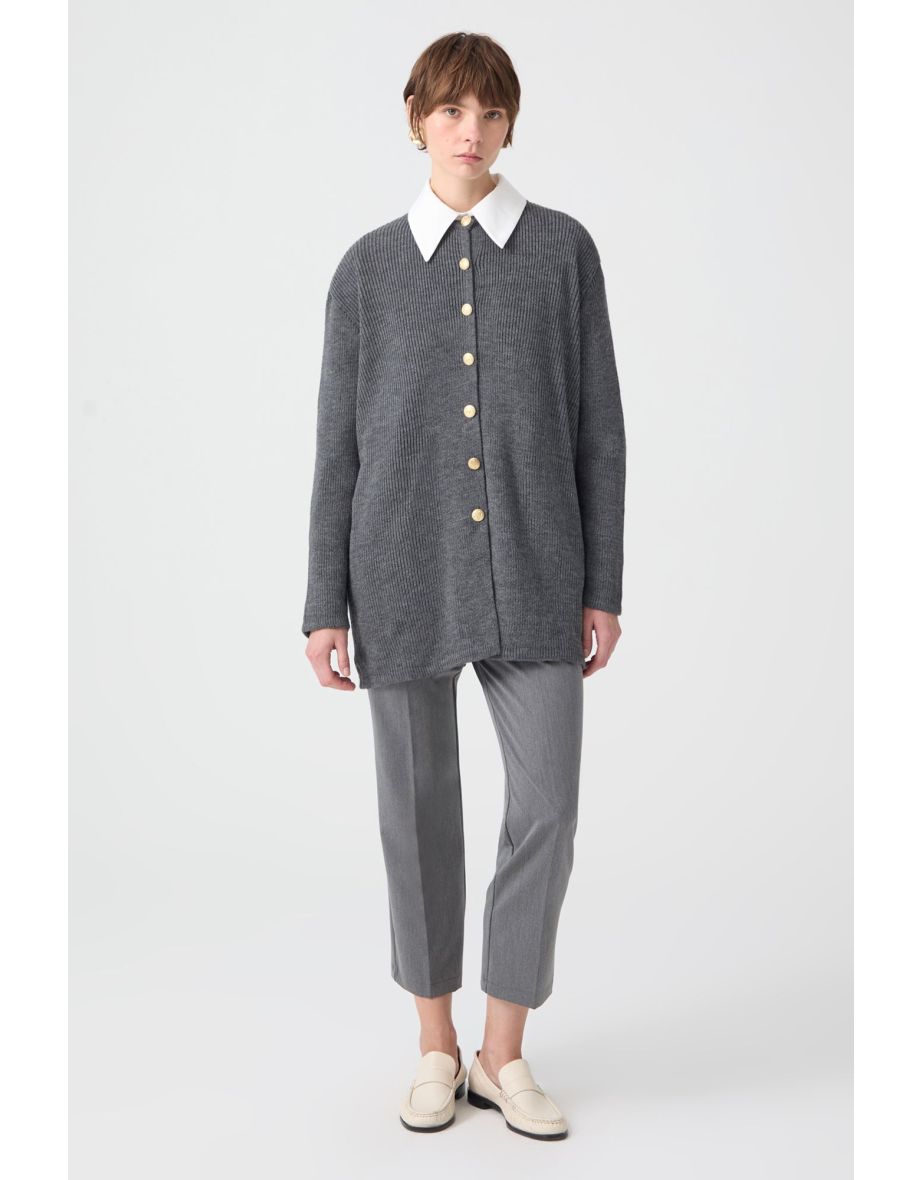 Cardigan lungo con dettagli a bottoni