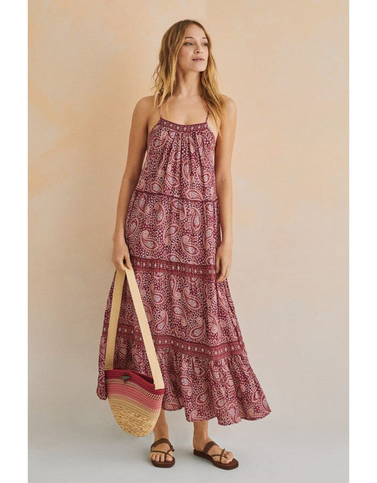 Vestido longo com alças e estampa inspirada na Índia