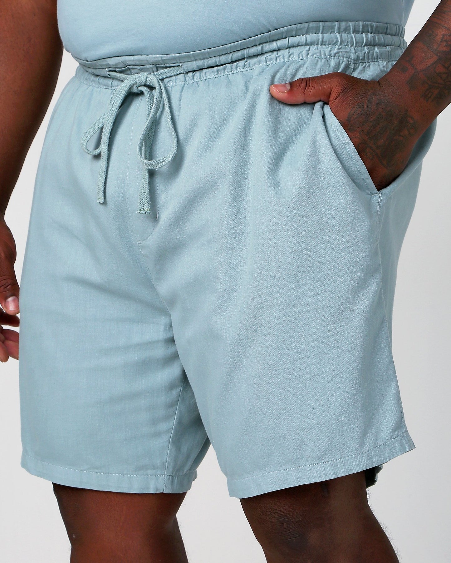 Shorts com cordão azul plus size para homens - Allman By Riachuelo