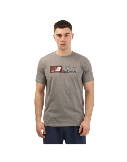 Camiseta masculina New Balance Sport Essentials Heathertech Graphic em cinza