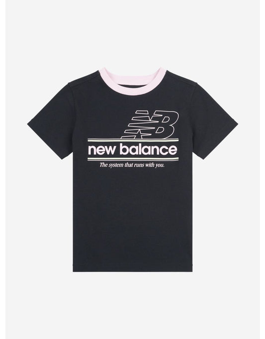 Camiseta gráfica New Balance Girls em preto