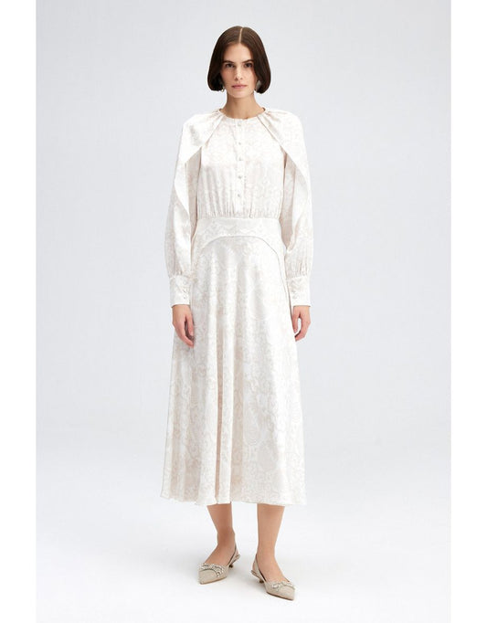 Vestido estampado com detalhes nos ombros