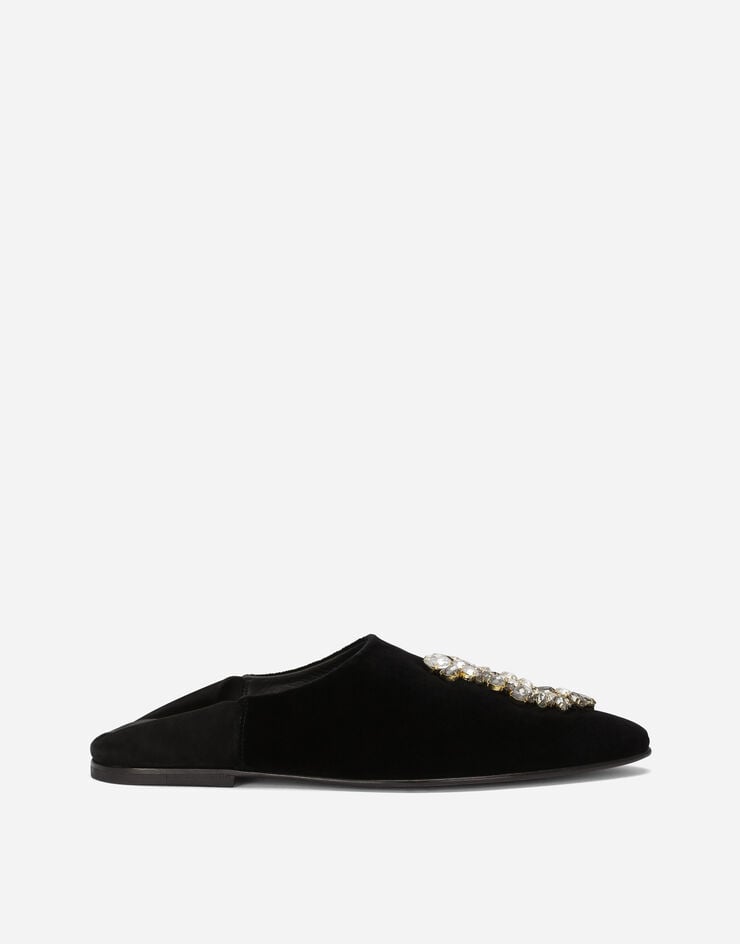 Zapatillas de terciopelo con adorno de broche