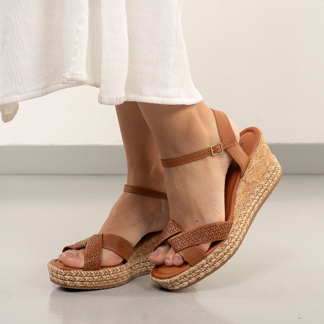 Sandalo da donna con zeppa e tacco alto in caramello di Bottero