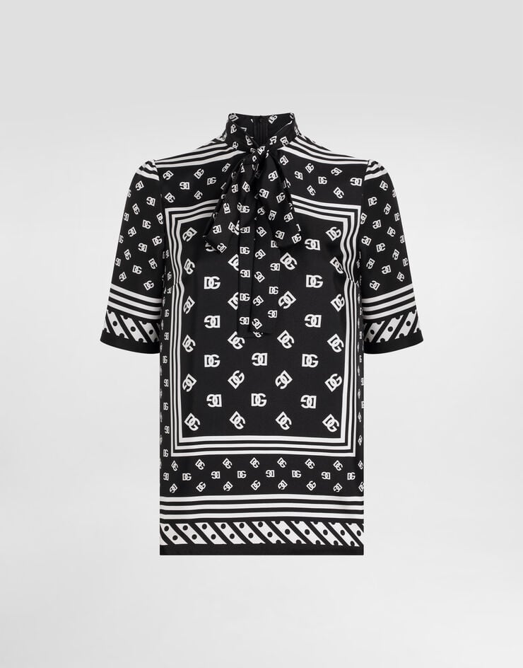 Blusa de seda con lazo, mangas cortas y logotipo DG estampado por toda la prenda