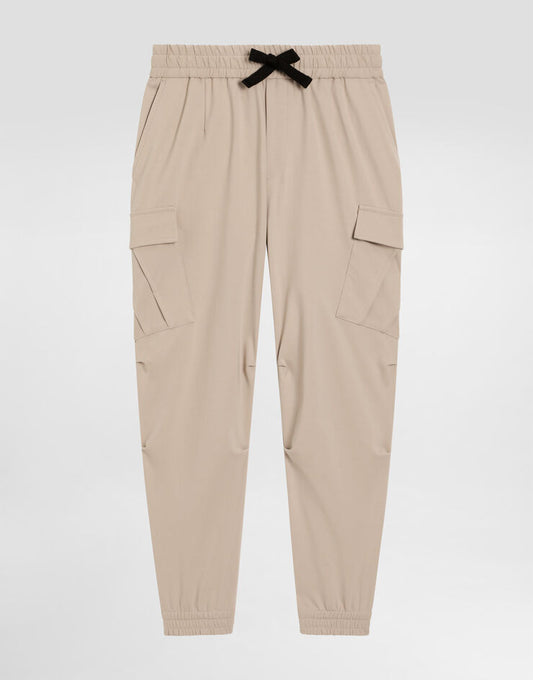 Calça cargo de jérsei elástico com etiqueta da marca
