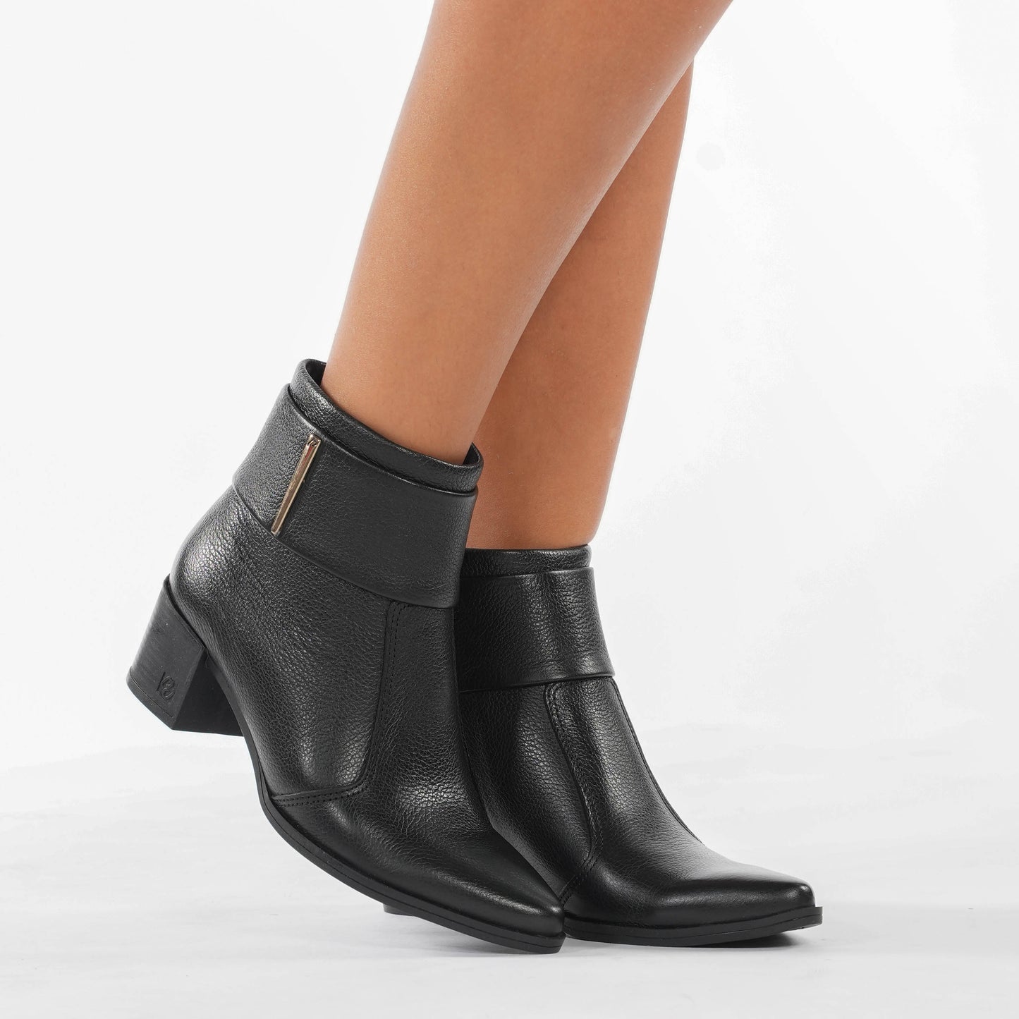 Stivali Pegada a punta neri da donna