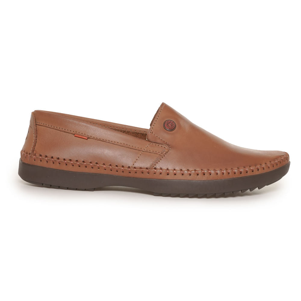 Loafers masculinos de couro com costura em caramelo da Free Way