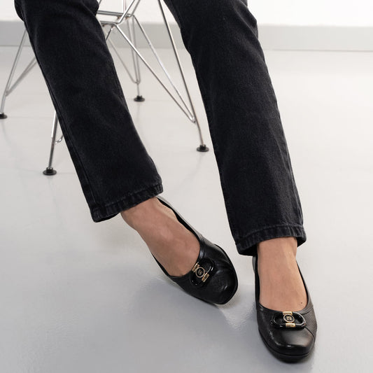 Sapato feminino Piccadilly com salto em cunha preta