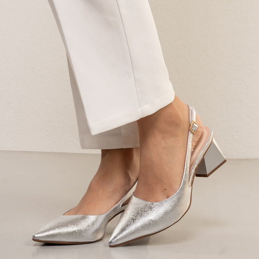 Sapatos femininos de salto alto com fivela da Bebece em prata