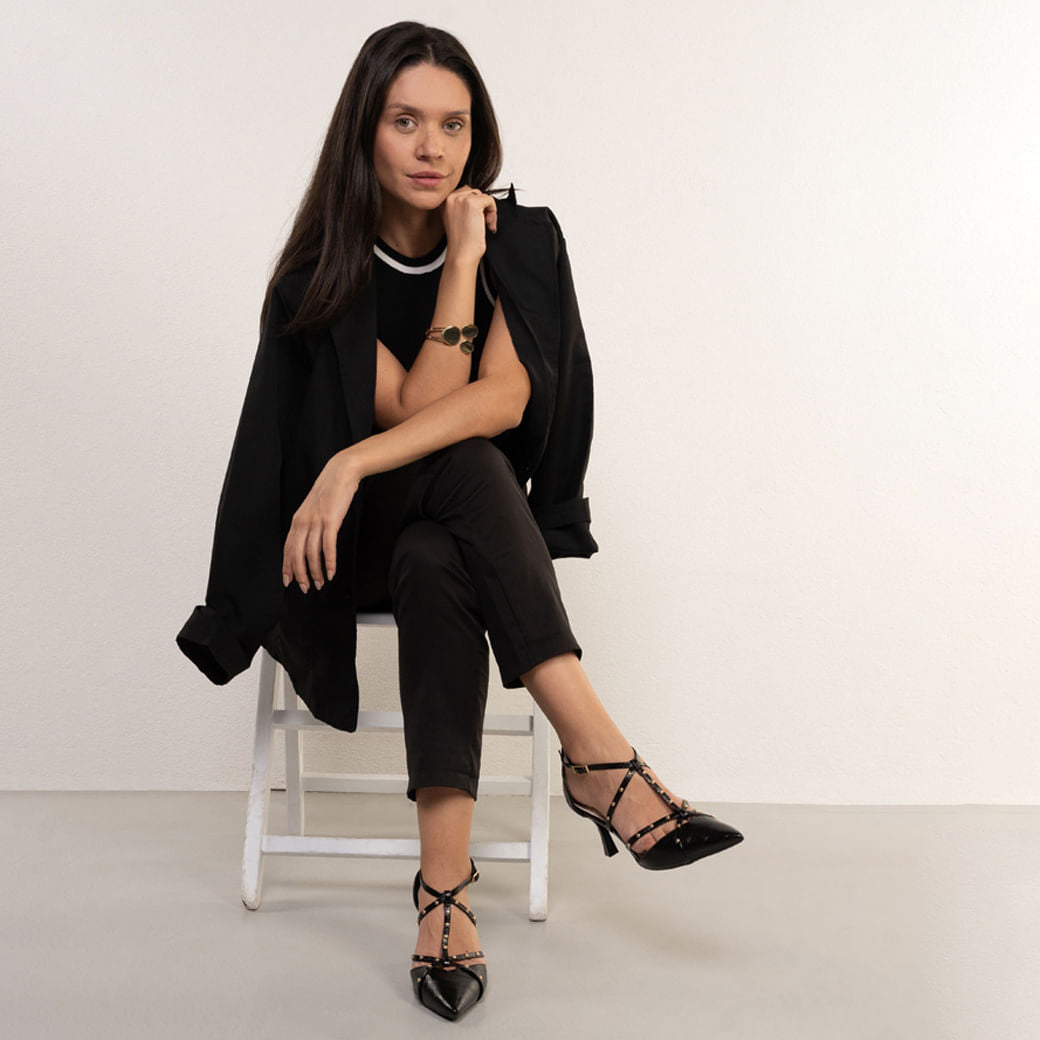 Zapatos de tiras con punta negros para mujer by Bebece