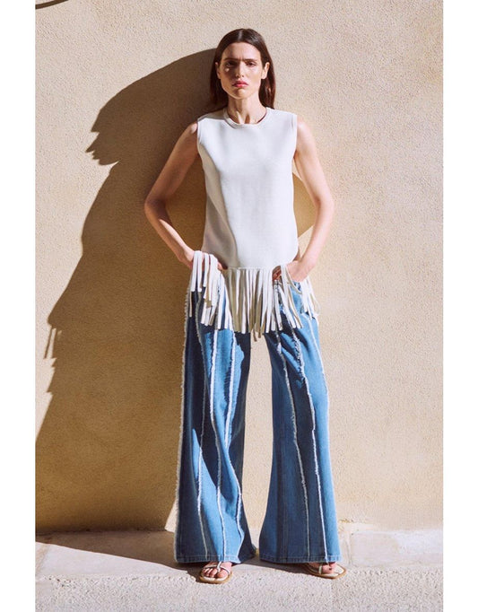 Jeans a gamba larga con dettagli in nappe
