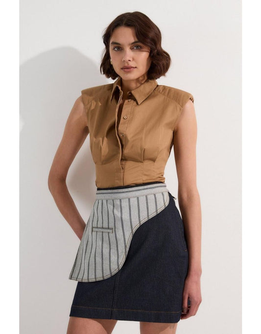 Minigonna in denim a righe con dettaglio cintura