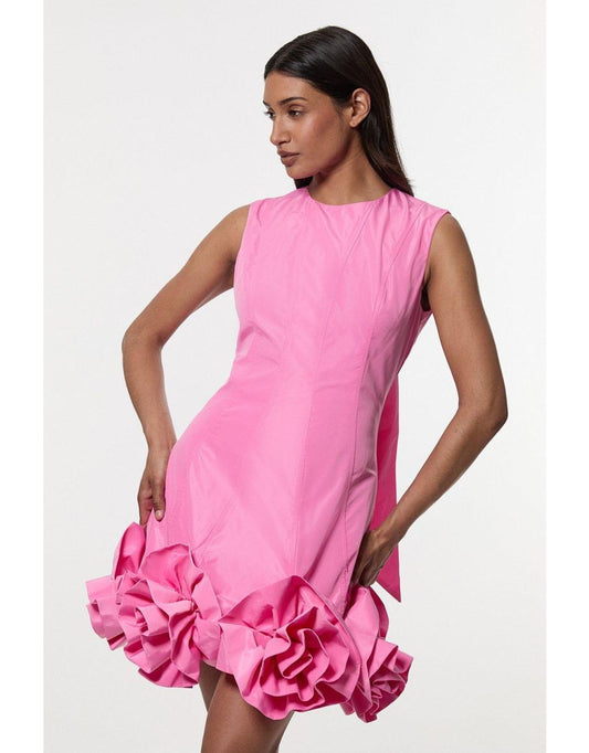 Mini vestido em tecido de tafetá com roseta e detalhes em laço