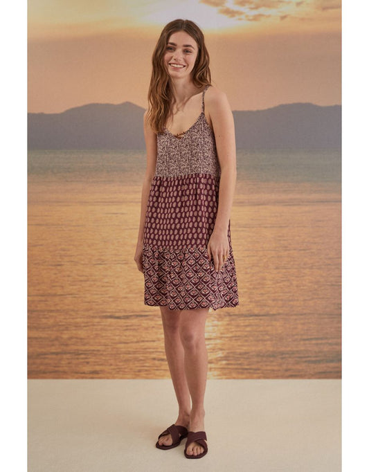 Mini vestido estampado com alças