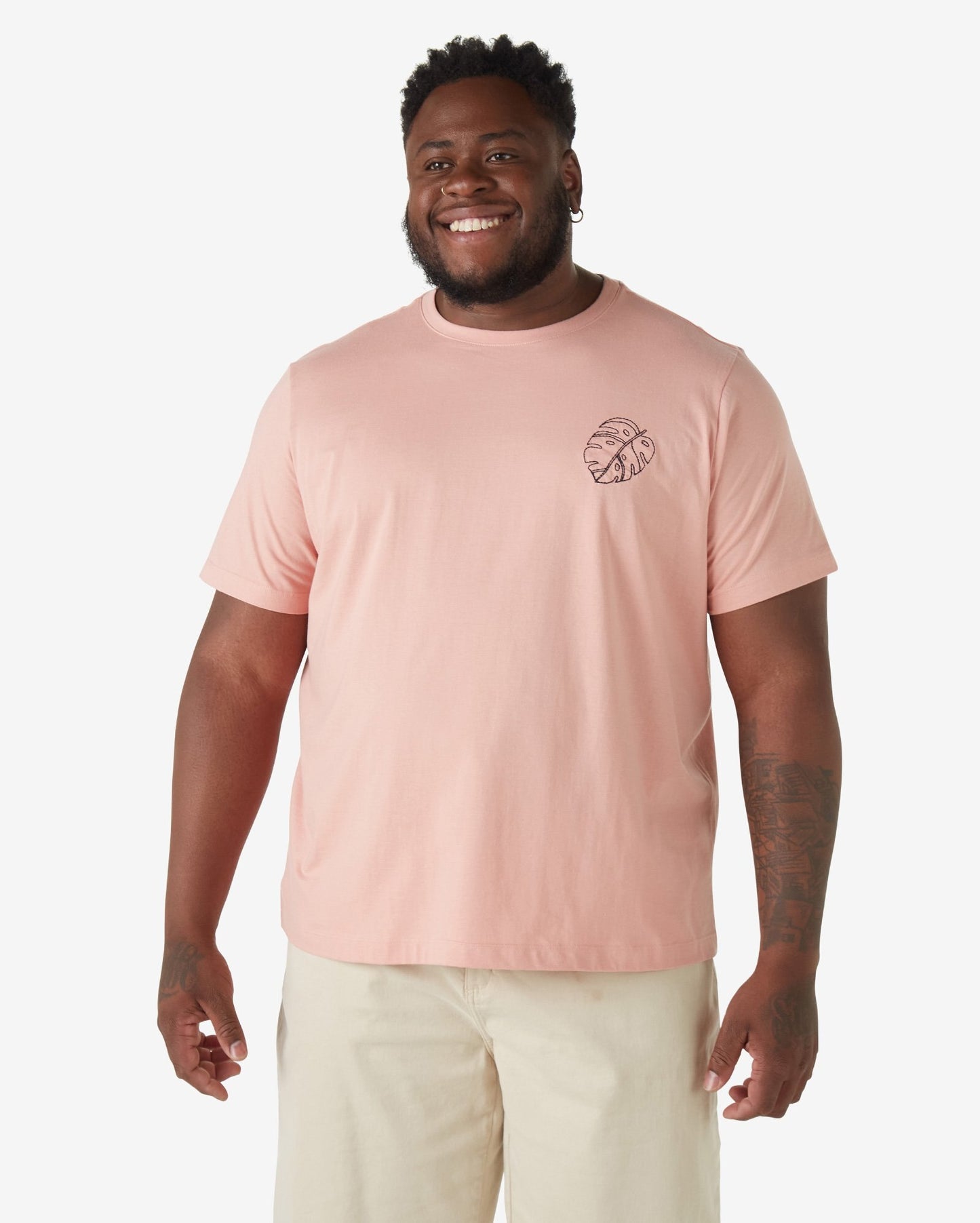 Men's Plus Size Short Sleeve Embroidered Leaf Pattern T-Shirt in Salmon Pink - Allman By Riachuelo
