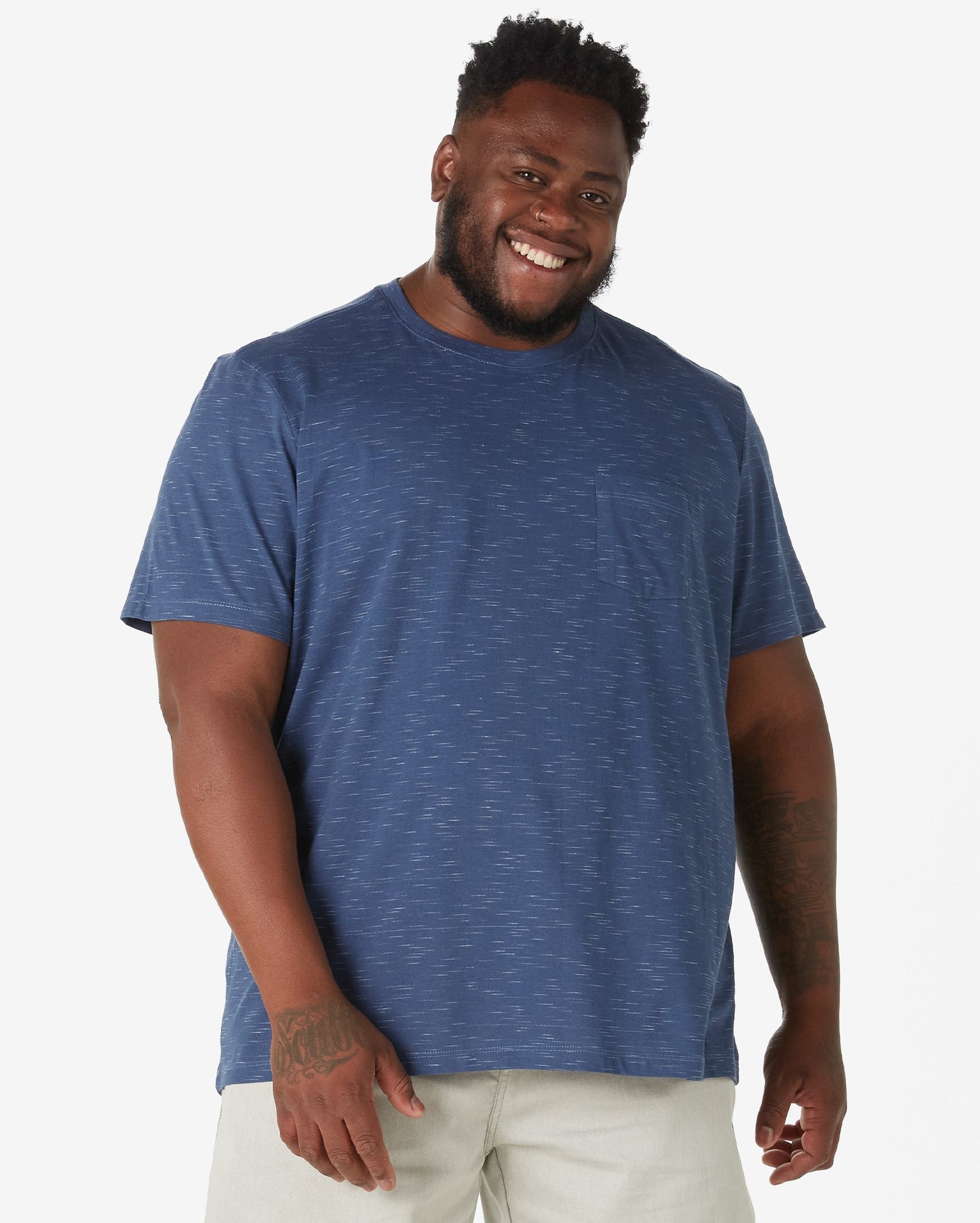 Camiseta masculina de manga curta azul sólida plus size da Allman para Riachuelo