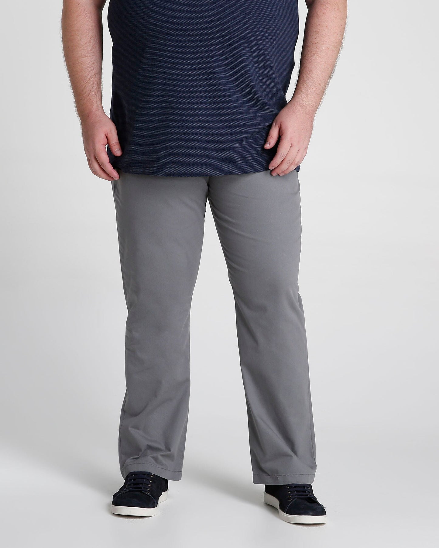 Jeans cinza de perna reta plus size