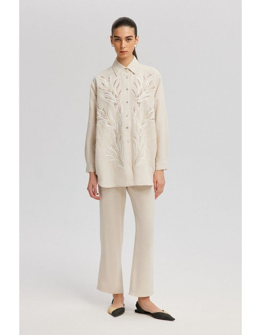 Camicia in lino ricamata