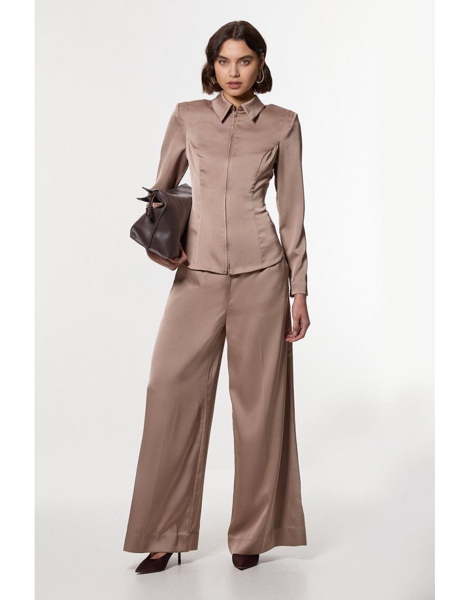 Blusa Petite de Crepé con Espalda de Raso, Hombros Fuertes y Cremallera Delantera