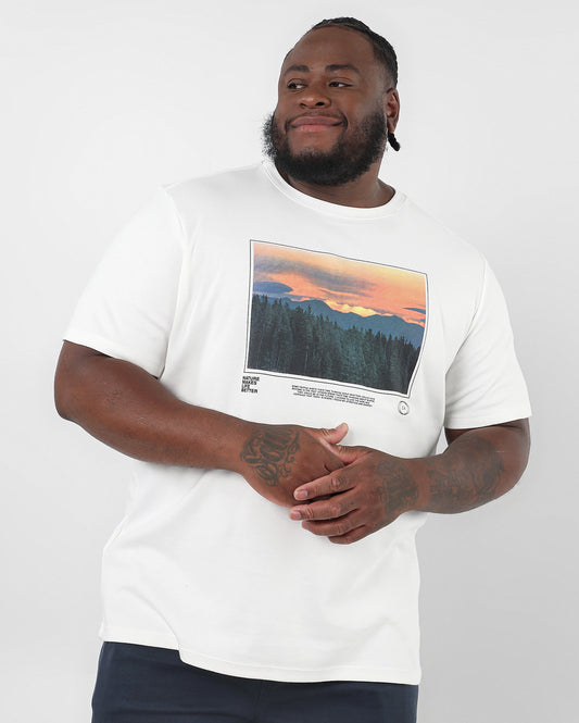 Camiseta masculina plus size Nature Makes Life Better Branco | Original Plus By Riachuelo