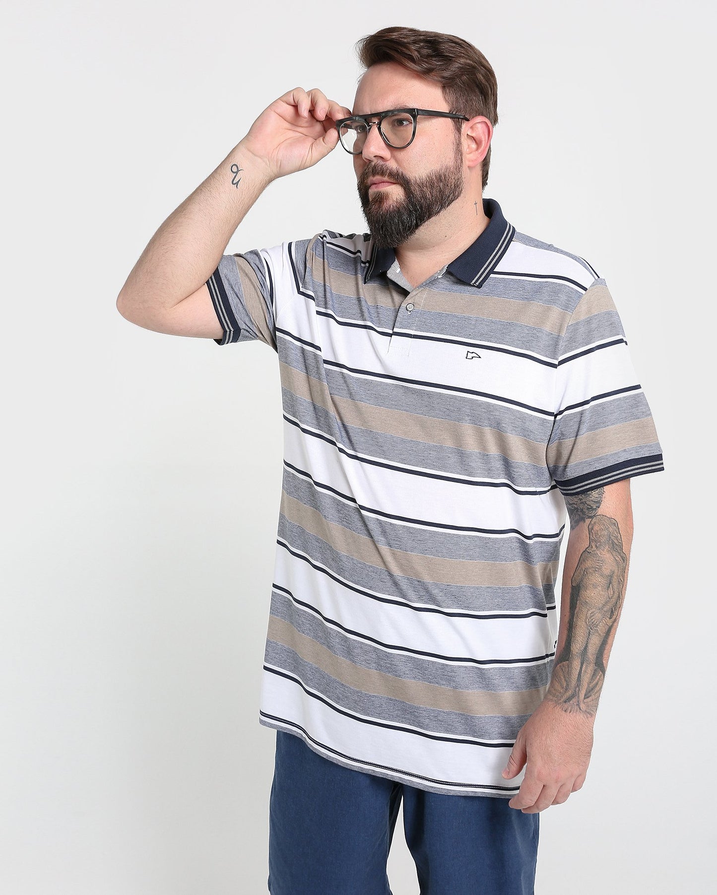 Camisa polo listrada plus size - branca