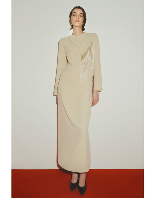 Vestido de crepe com detalhes de franjas