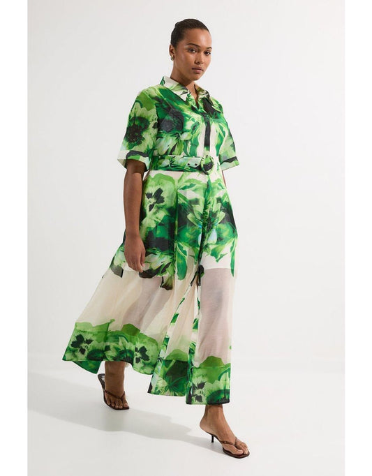 Vestido com camisa de tecido de organza floral plus size
