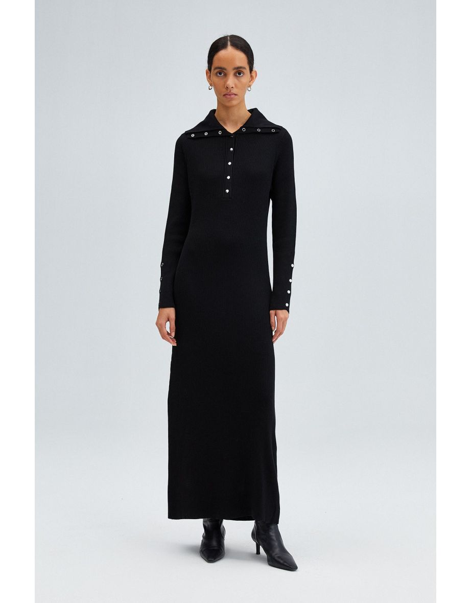 Vestido de malha com detalhes em botões de pressão