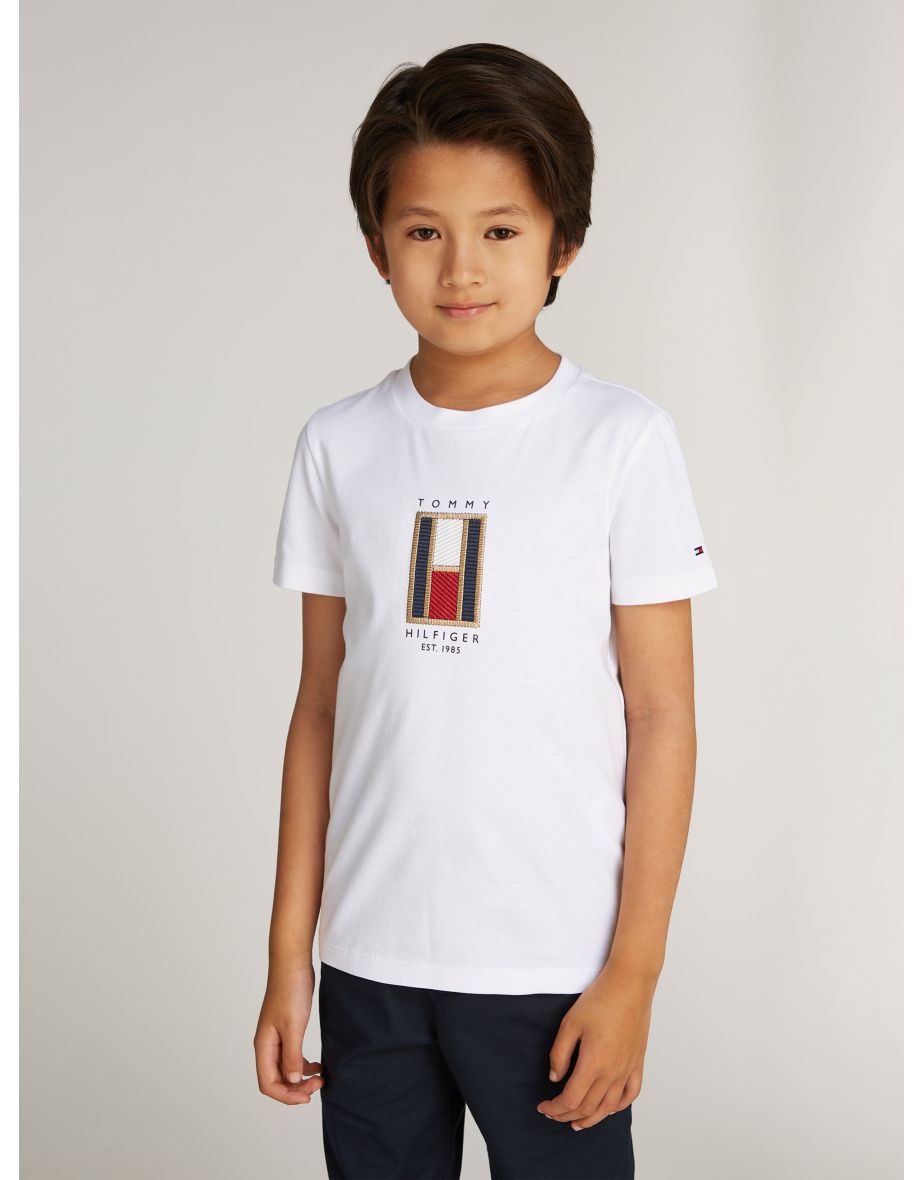Camiseta regular branca com bordado de bandeira Tommy Hilfiger para meninos