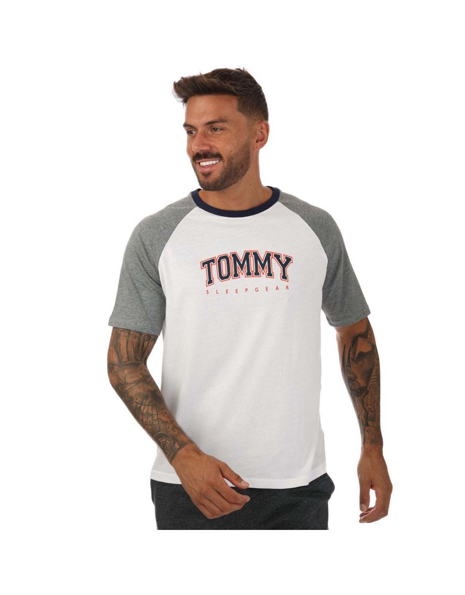 Tommy Hilfiger Camiseta gris de manga corta con logo y cuello redondo para hombre