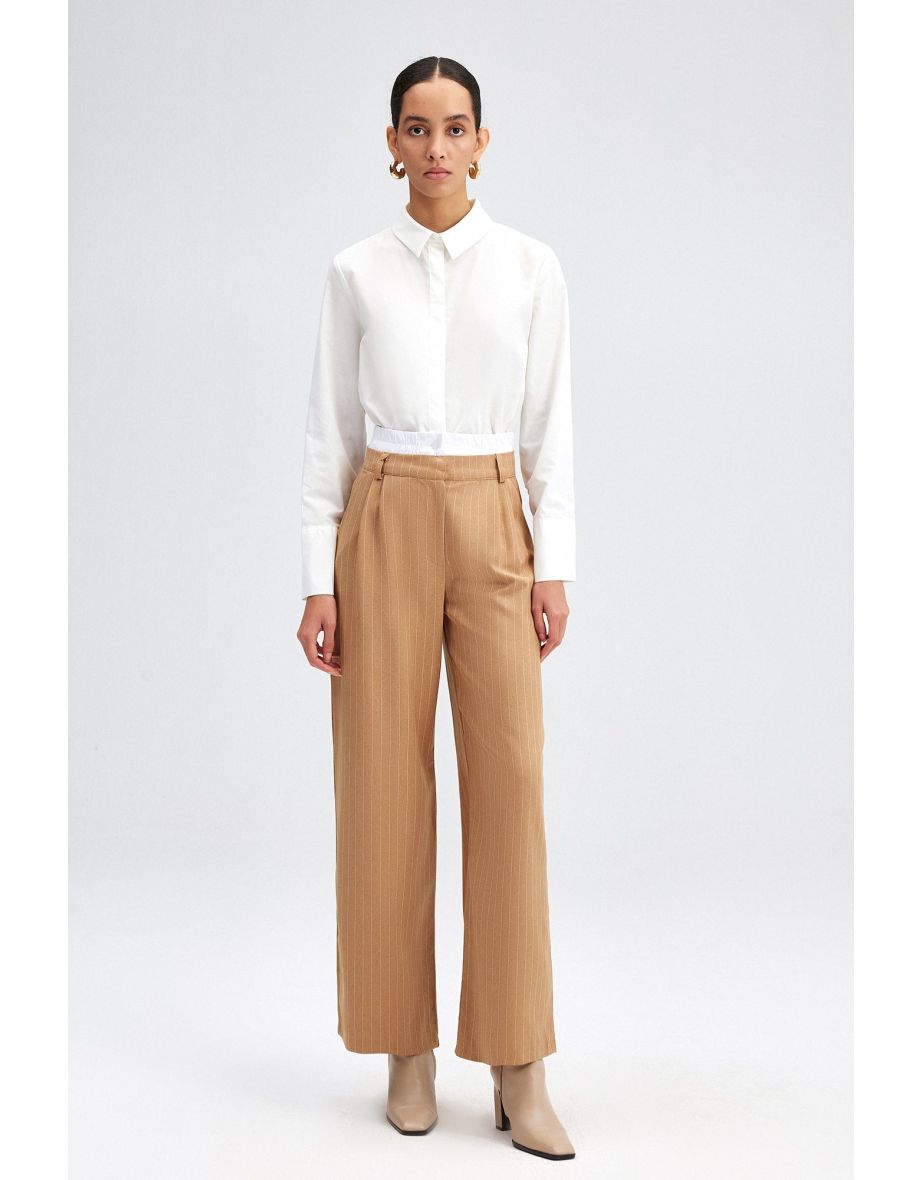 Pantaloni a righe con dettaglio in vita