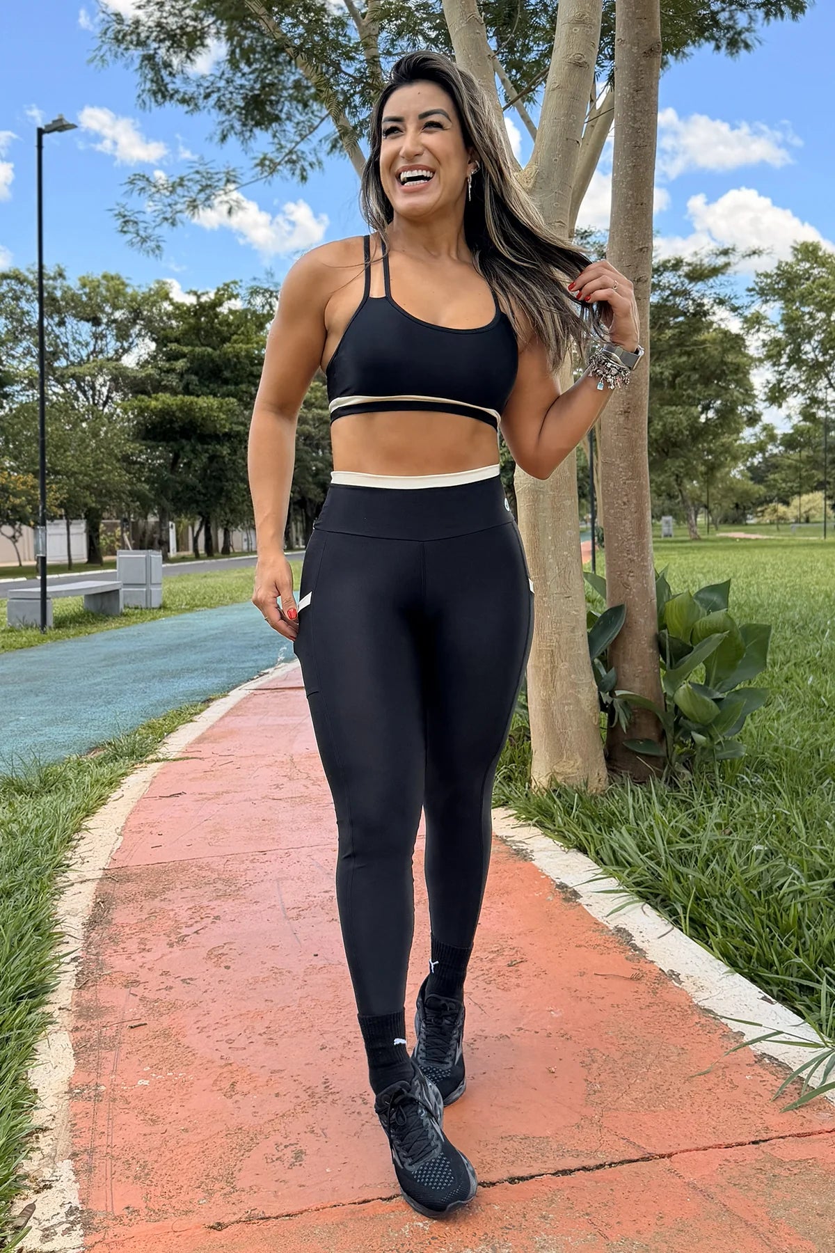 Conjunto Detalhes - Legging e Cropped - Preto