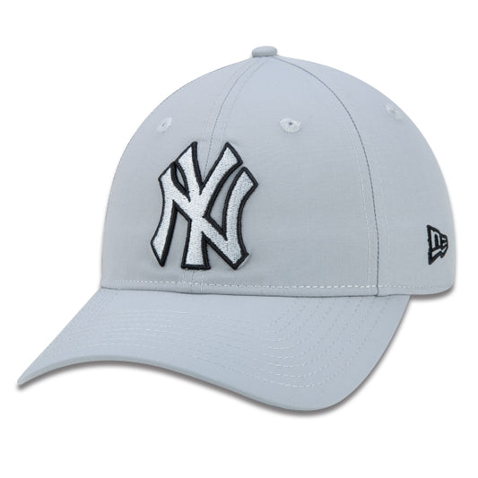 Berretto esclusivo New Era - 9TWENTY Strapback MLB New York Yankees a tesa curva Edizione Grigia