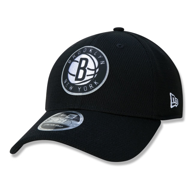 Gorra exclusiva New Era - Gorra 9FORTY Stretch Snap NBA Brooklyn Nets Back Half Edition
