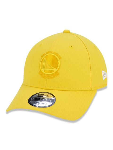 Cappello esclusivo New Era - Cappello 9FORTY regolabile a tesa curva, edizione NBA Golden State Warriors Essentials Colore su Colore