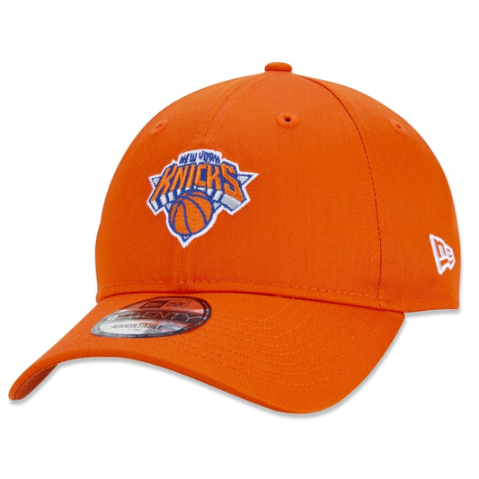 Berretto esclusivo New Era - 9TWENTY Strapback a tesa curva New York Knicks Sport Edition