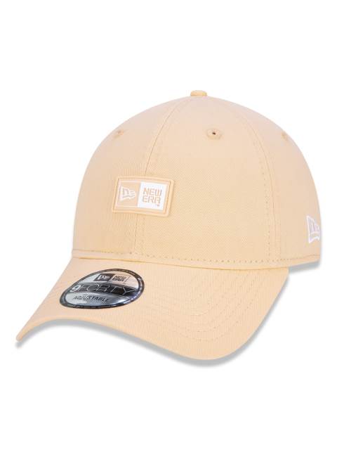 Gorra exclusiva New Era - Gorra 9FORTY Unstructured Essentials Box Edition