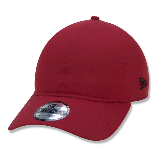 Berretto esclusivo New Era - Edizione 9TWENTY Performance rosso scuro a tesa curva