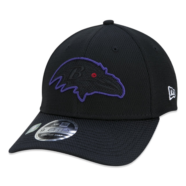 Berretto esclusivo New Era - 9FORTY Baltimore Ravens Sideline Cold Weather Curved Brim Black Edition