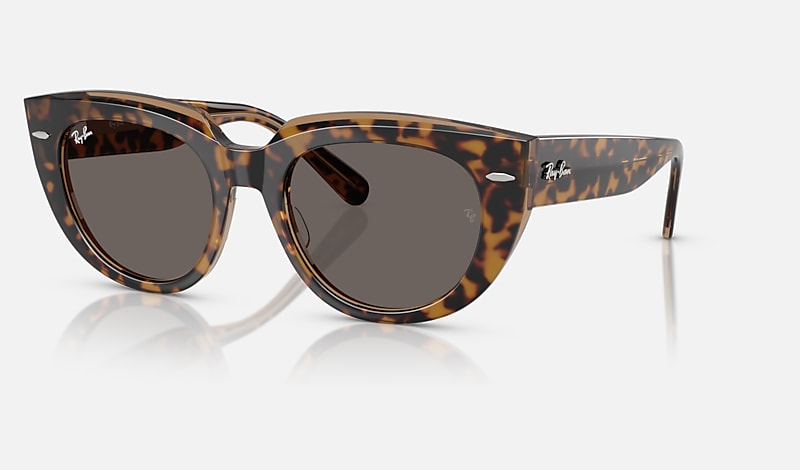 Design moderno dei bordi in metallo