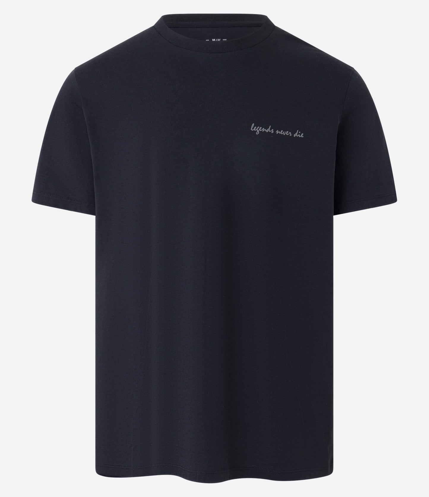 Camiseta Comfort em algodão peruano com letras pretas no peito